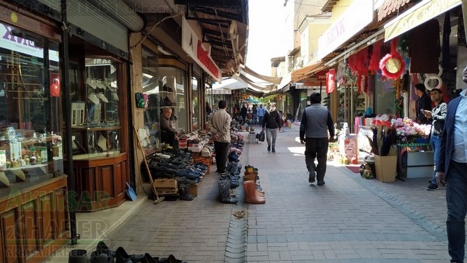 Akhisar'da 27 Nisan'da sokak ve caddeler doldu taştı 4