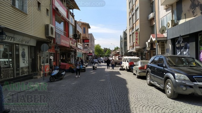 Akhisar'da 27 Nisan'da sokak ve caddeler doldu taştı 58