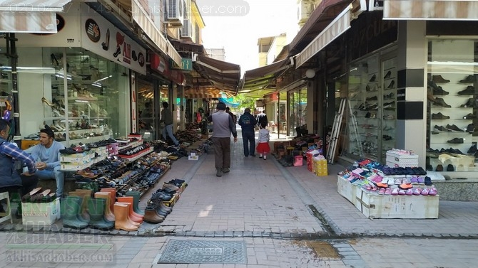 Akhisar'da 27 Nisan'da sokak ve caddeler doldu taştı 69