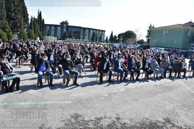 Akhisarspor yeni başkanı Evren Özbey oldu 119