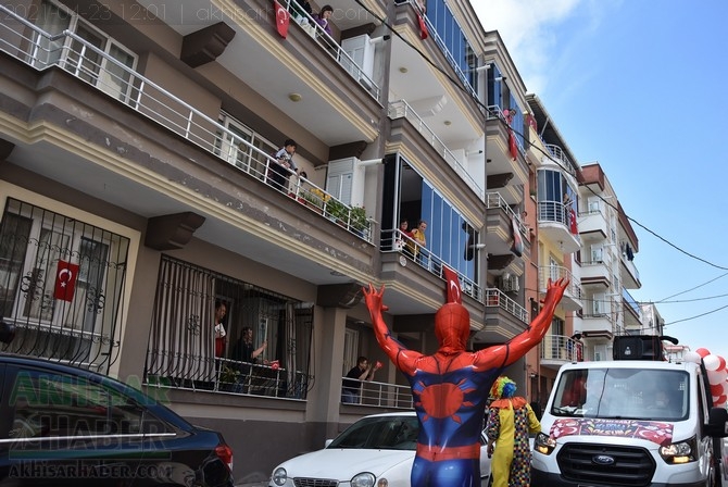 23 Nisan'da sokaklar şenlendi 23