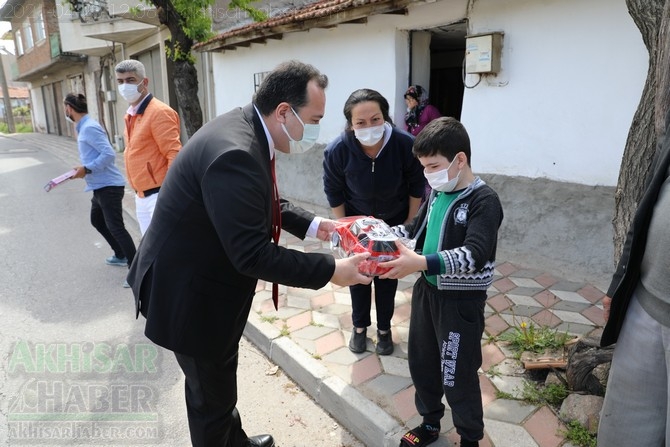 23 Nisan'da sokaklar şenlendi 24