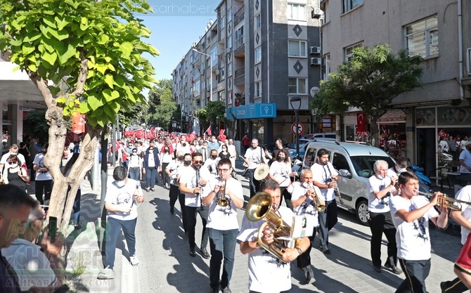 Akhisar Belediyesi'nden 19 Mayıs'ın 102.yılına özel kutlama 20