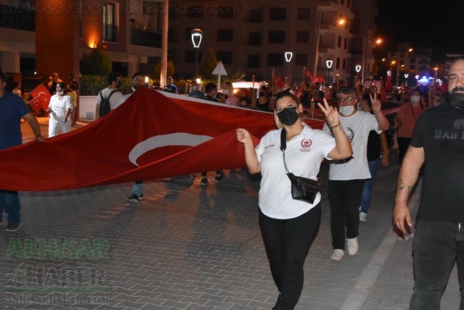 CHP Akhisar İlçe Teşkilatından Zaferin 99.yılında özel fener alayı 102