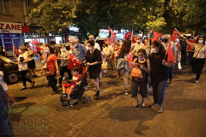 CHP Akhisar İlçe Teşkilatından Zaferin 99.yılında özel fener alayı 20