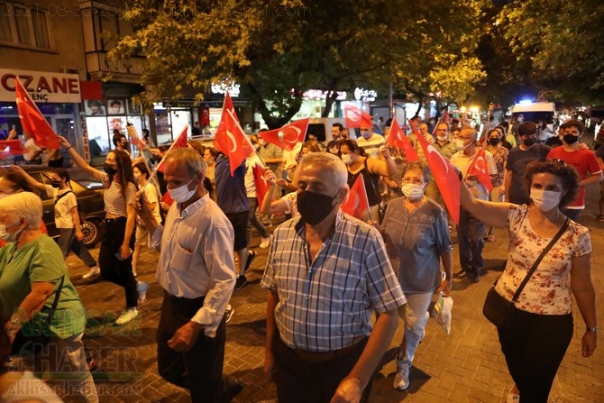 CHP Akhisar İlçe Teşkilatından Zaferin 99.yılında özel fener alayı 23