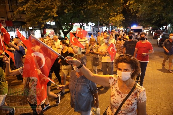 CHP Akhisar İlçe Teşkilatından Zaferin 99.yılında özel fener alayı 24