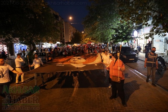 CHP Akhisar İlçe Teşkilatından Zaferin 99.yılında özel fener alayı 25