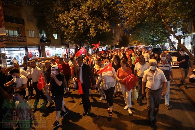 CHP Akhisar İlçe Teşkilatından Zaferin 99.yılında özel fener alayı 28