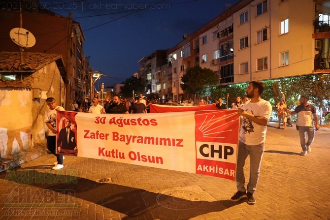 CHP Akhisar İlçe Teşkilatından Zaferin 99.yılında özel fener alayı 38