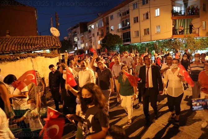 CHP Akhisar İlçe Teşkilatından Zaferin 99.yılında özel fener alayı 42