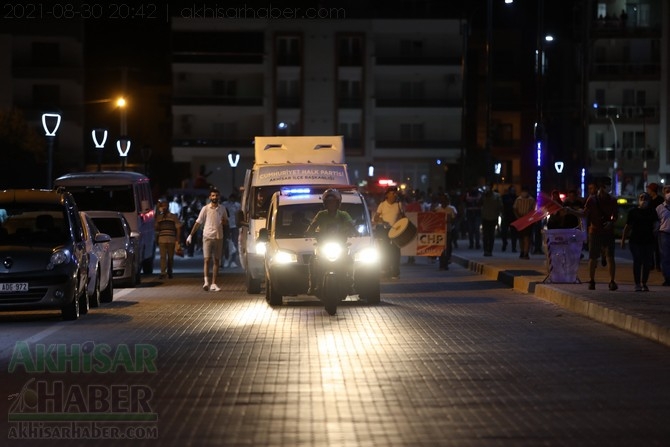 CHP Akhisar İlçe Teşkilatından Zaferin 99.yılında özel fener alayı 56