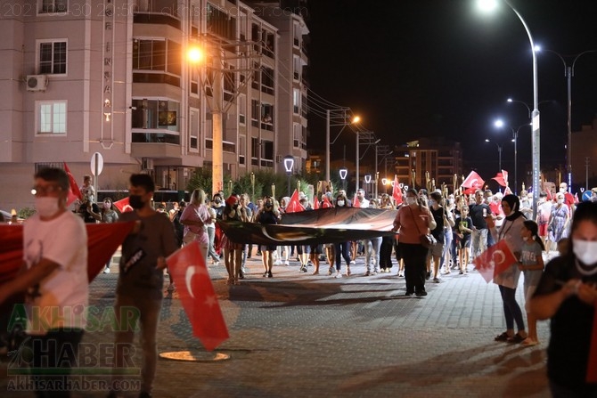 CHP Akhisar İlçe Teşkilatından Zaferin 99.yılında özel fener alayı 71