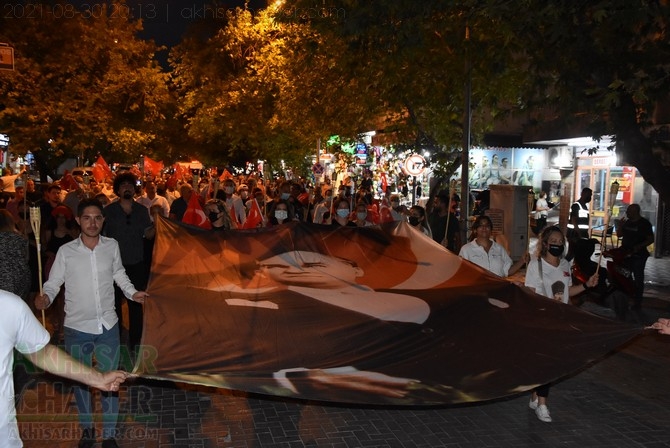 CHP Akhisar İlçe Teşkilatından Zaferin 99.yılında özel fener alayı 85