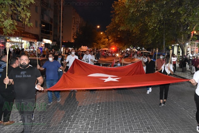 CHP Akhisar İlçe Teşkilatından Zaferin 99.yılında özel fener alayı 87