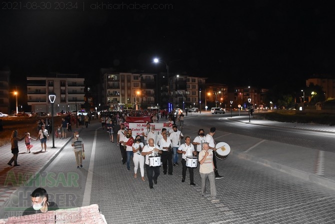 CHP Akhisar İlçe Teşkilatından Zaferin 99.yılında özel fener alayı 96