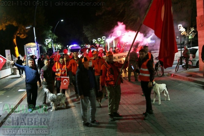 Cumhuriyet Bayramı 98.yılı Fener Alayı renkli görüntülere sahne oldu 13