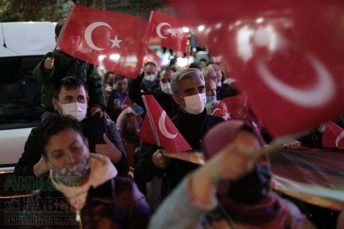 Cumhuriyet Bayramı 98.yılı Fener Alayı renkli görüntülere sahne oldu 39