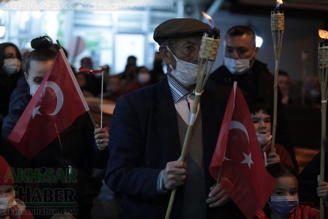 Cumhuriyet Bayramı 98.yılı Fener Alayı renkli görüntülere sahne oldu 44