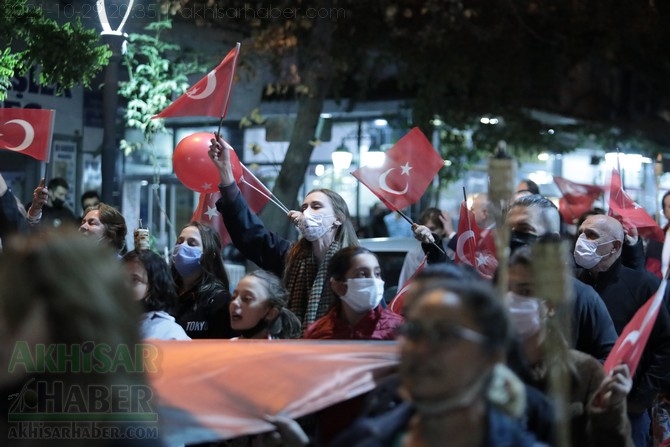 Cumhuriyet Bayramı 98.yılı Fener Alayı renkli görüntülere sahne oldu 48