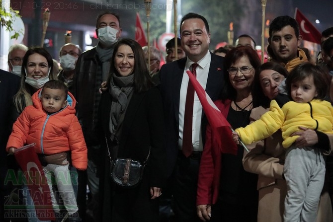 Cumhuriyet Bayramı 98.yılı Fener Alayı renkli görüntülere sahne oldu 54