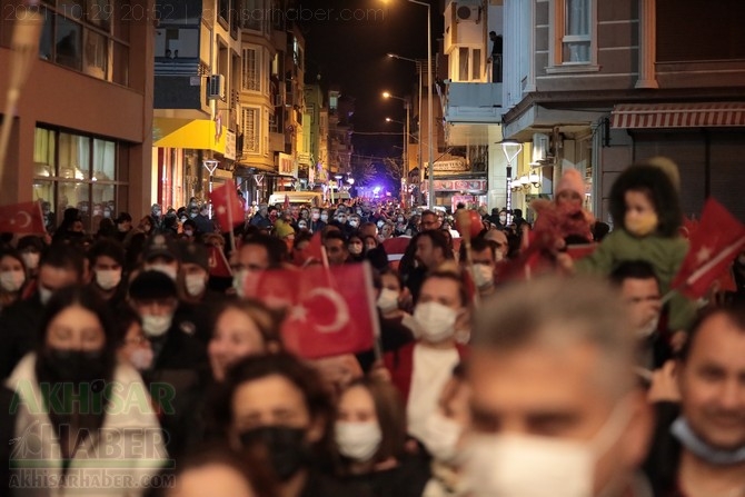 Cumhuriyet Bayramı 98.yılı Fener Alayı renkli görüntülere sahne oldu 58