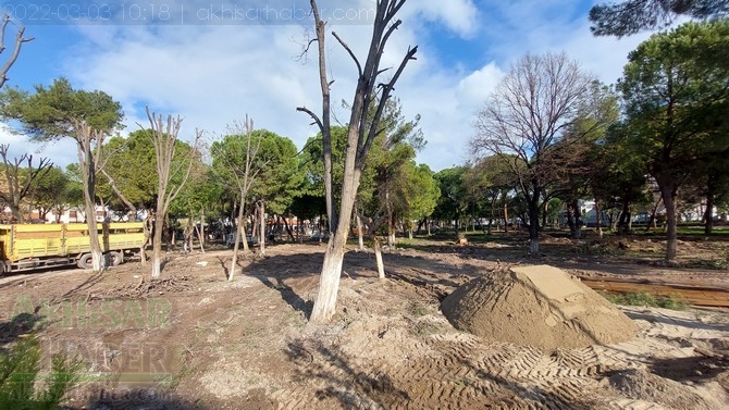 Merkez parkta çalışmalar devam ediyor 11