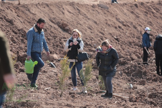 Dingiller Mahallesinde Ağaç Dikme Etkinliği 112