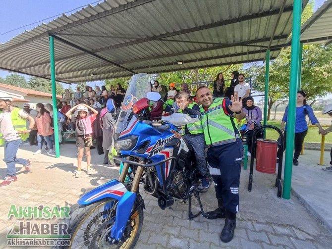 Engelliler Haftasında öğrencilere trafik eğitimi 15