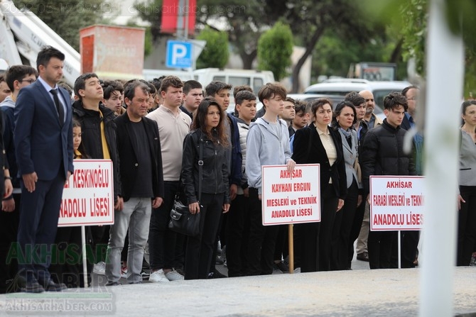 19 Mayıs 2022 Atatürk'ü anma Gençlik ve Spor Bayramı Çelenk Sunma T 24