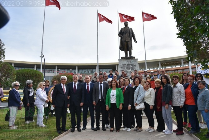 19 Mayıs 2022 Atatürk'ü anma Gençlik ve Spor Bayramı Çelenk Sunma T 51