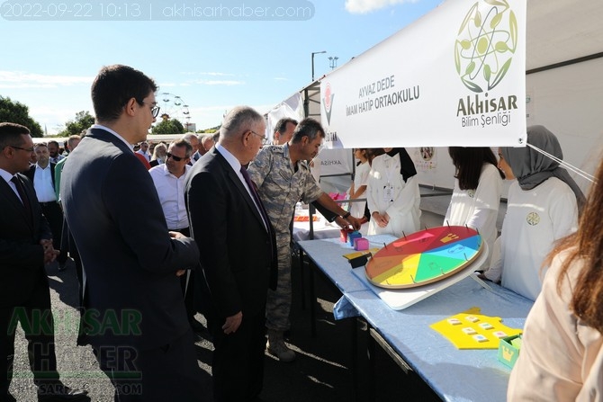 Akhisar'da 3 gün sürecek Bilim Şenliği başladı 19