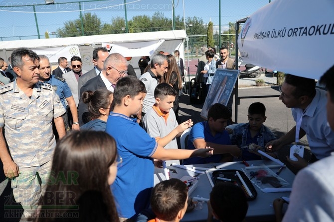 Akhisar'da 3 gün sürecek Bilim Şenliği başladı 36