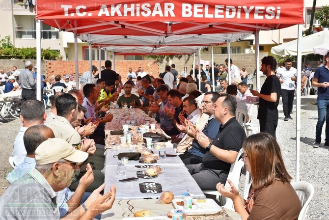 Akhisarlı Şehit Piyade Uzman Çavuş Reşat Ergin’in baba ocağında hayır et 14