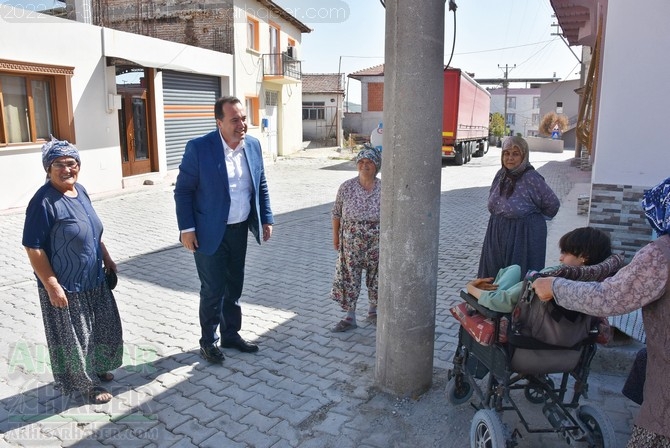 Akhisar Belediye Başkanı Besim Dutlulu, Tütenli Mahallesi'nde 12