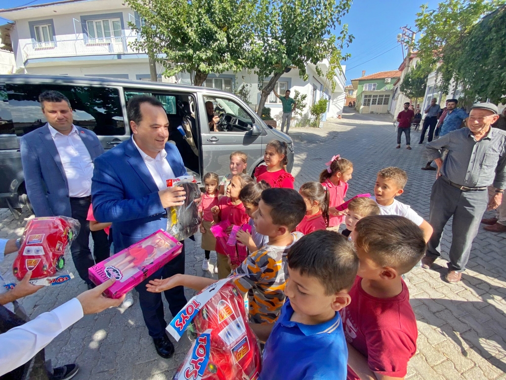 Akhisar Belediye Başkanı Besim Dutlulu, Tütenli Mahallesi'nde 8