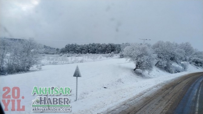 Akhisar'da yüksek kesimlere kar yağdı 12