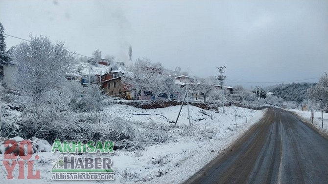 Akhisar'da yüksek kesimlere kar yağdı 15