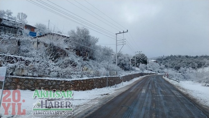 Akhisar'da yüksek kesimlere kar yağdı 16