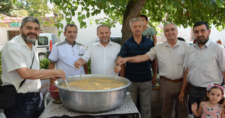 Saadet Partisinden aşure etkinliği