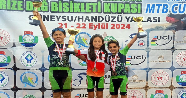 Akhisarlı Bisikletçiler, Rize’de U12 kızlarda birinci oldular