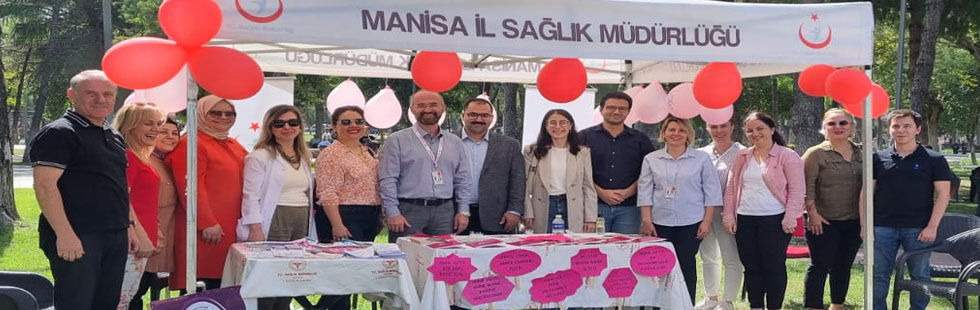 Sağlık personelleri Dünya Emzirme Haftasında broşür dağıttı