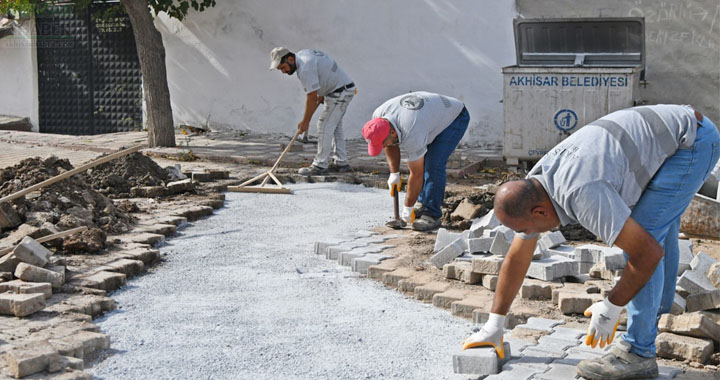 Cumhuriyet, Efendi ve Hürriyet Mahalleleri parke taş onarımı