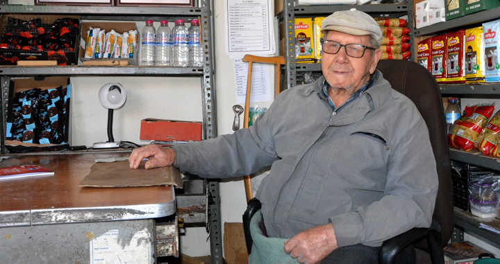 93 yaşındaki Abdül Balolsun, çalışma azminden vazgeçmiyor