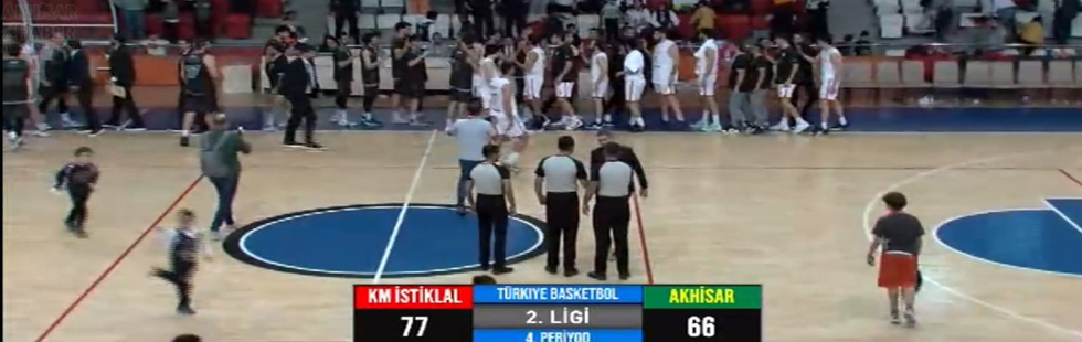 Akhisarlı Devler, ilk maçını 77-66 kaybetti