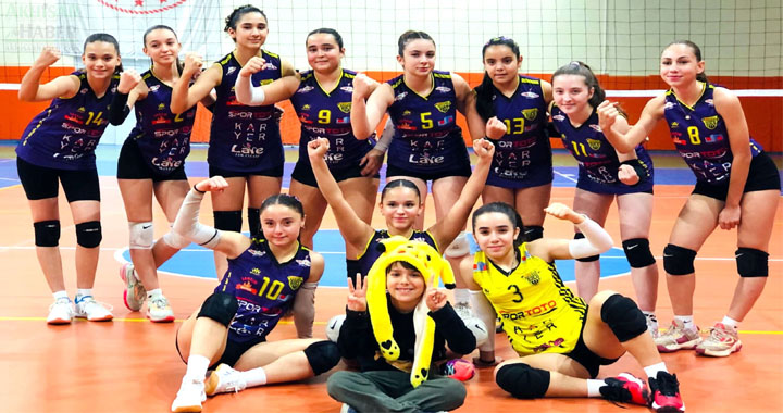 Akhisargücü, Manisa Gelişim Kız Voleybol Takımını 3-1 yendi