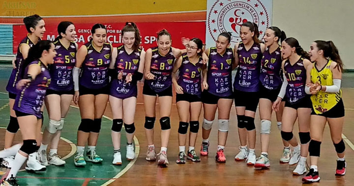 Akhisargücü Küçük Kız Voleybol Takımı süper