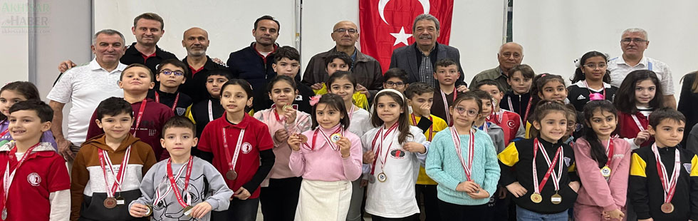 Küçükler (07-12 Yaş) Akhisar Satranç İlçe Birinciliği 2024