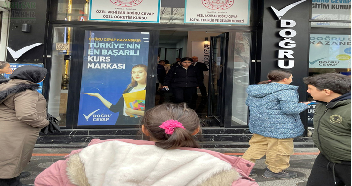 Akhisar Doğru Cevapta bursluluk sınavına yoğun ilgi