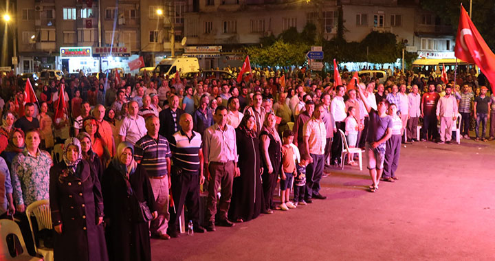 Akhisar Demokrasiye Sahip Çıkmaya Devam Ediyor